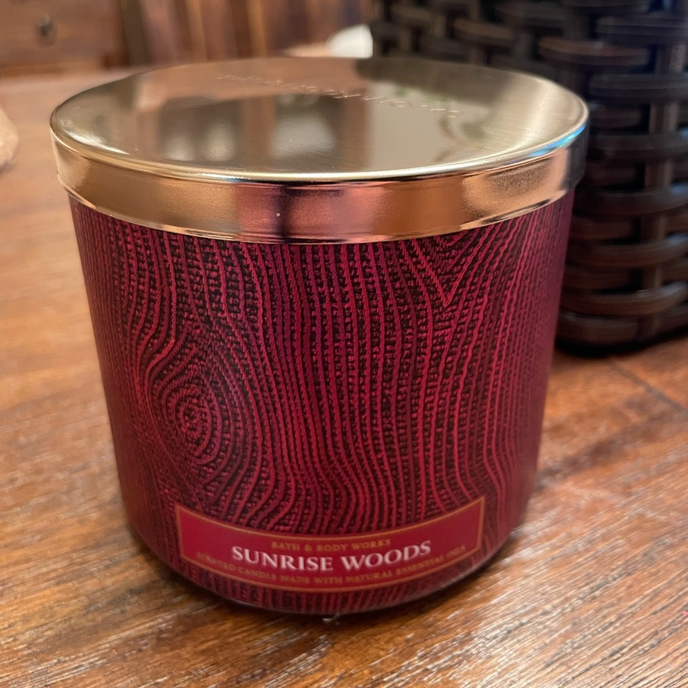 New Bath&BodyWorks ‘Sunrise Woods’ scented candle  14.5oz